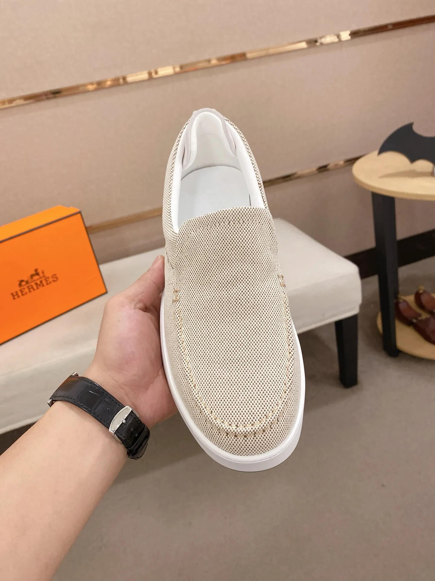 Men's clothing and shoes💰: 442💰《HERMES》【Classic original single version】Hermès; top 🔝purchase agent🔍🔍men's latest 🇺🇸 counter sales simultaneously, imported from Italy original ▲▲cowhide ▲▲ (high-end, nobility, class) ) Exquisite workmanship (Italian 🇮🇹 imported water-dyed 🐂 cowhide lining) sole: original sole provided by the original factory, ⚠️exclusive double-layer activity·TPR·rubber·combined molded outsole; super comfortable·wear-resistant·non-slip·environmental protection The real thing is more beautiful if you take the real thing (high quality, follow the order). You can enter and exit the counter at will * Number of yards: 38-44 (45 can be customized and cannot be returned or exchanged)